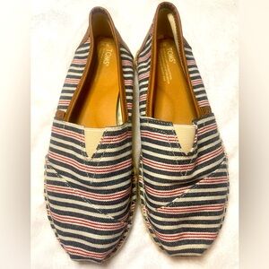 Toms Loafers Men size 10 blue white red stripe